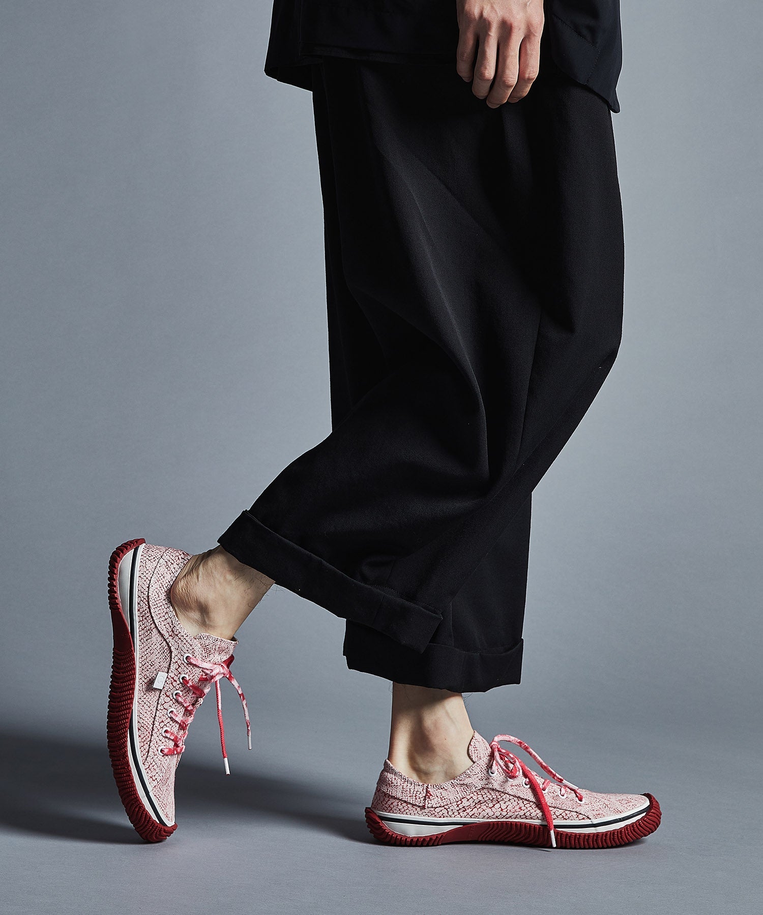 SP-1053 Aka/Shiro - SPINGLE