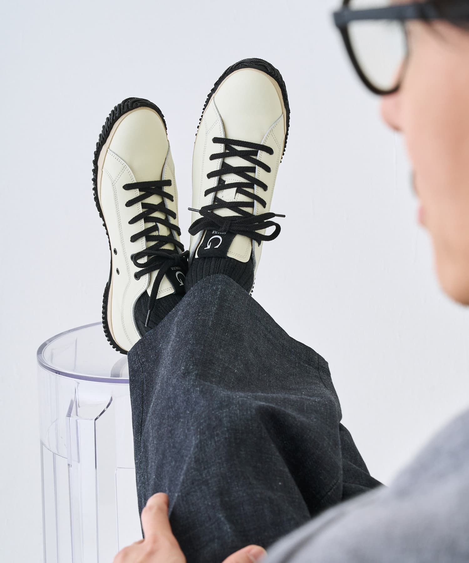 SP-105IL White/Black - SPINGLE