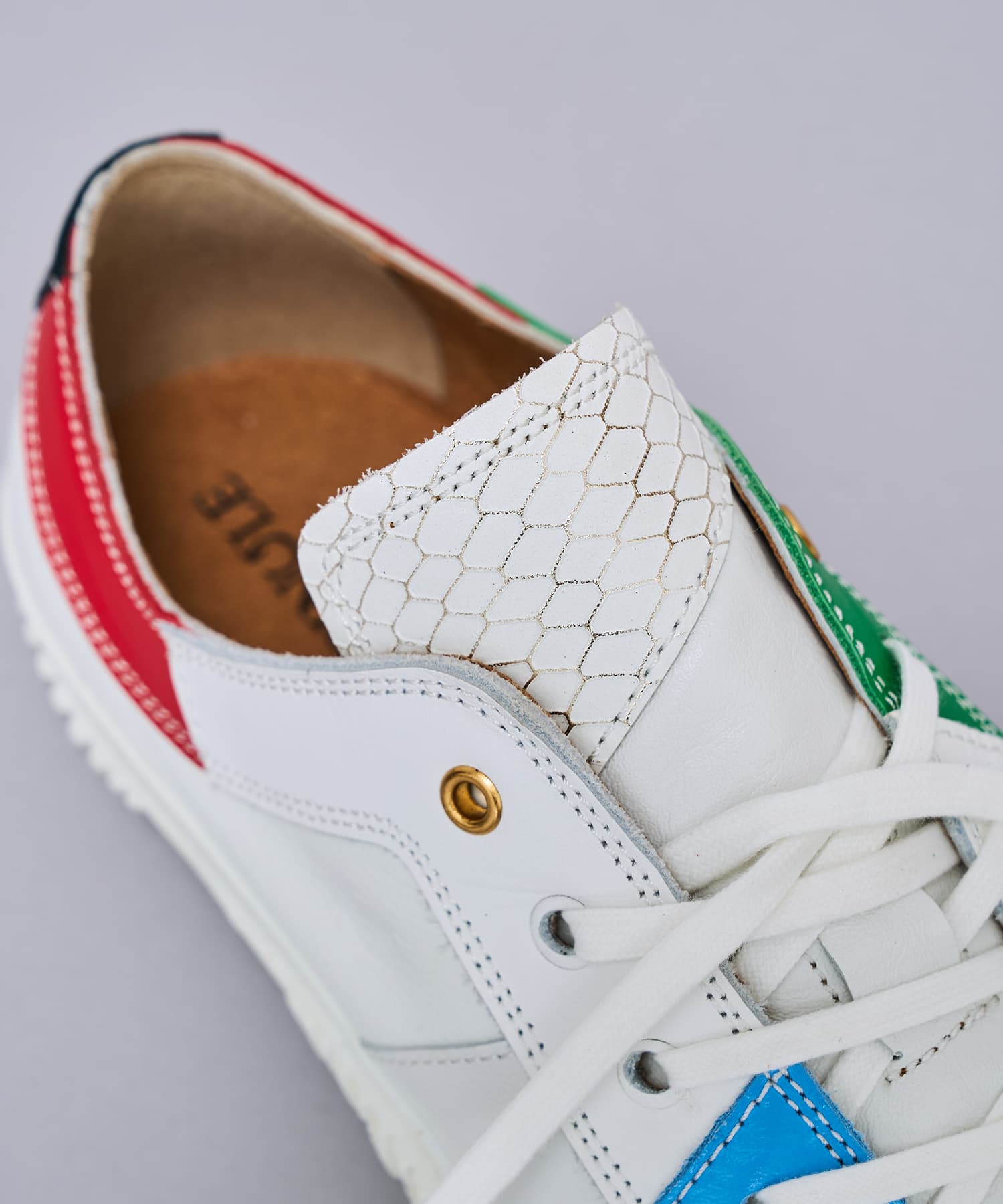 SP-1071 White - SPINGLE