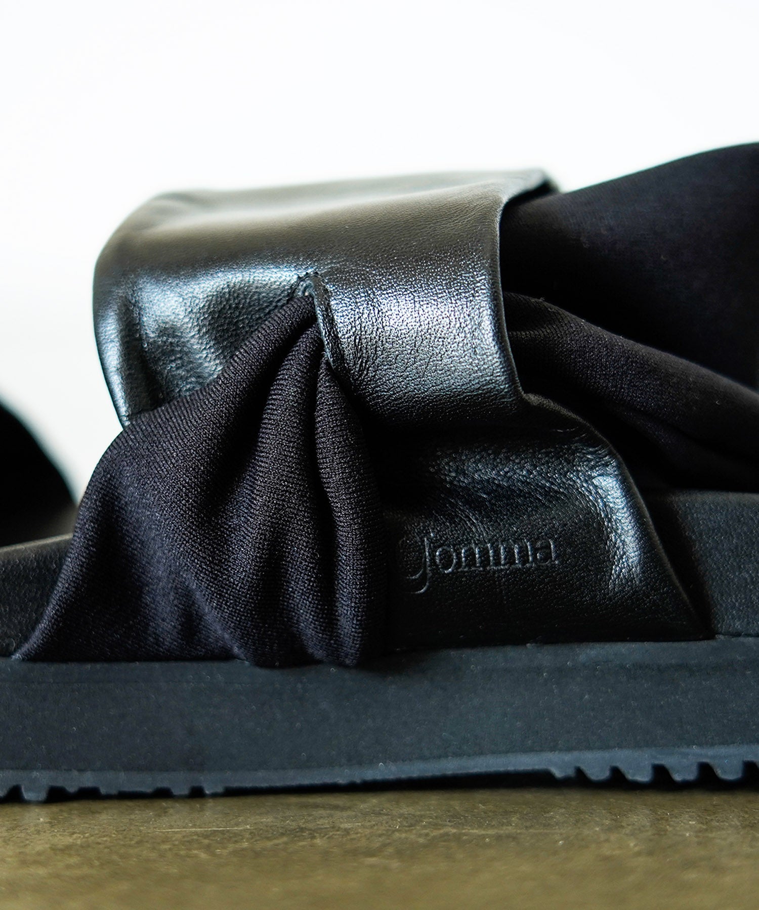 SP-1708 Black - SPINGLE