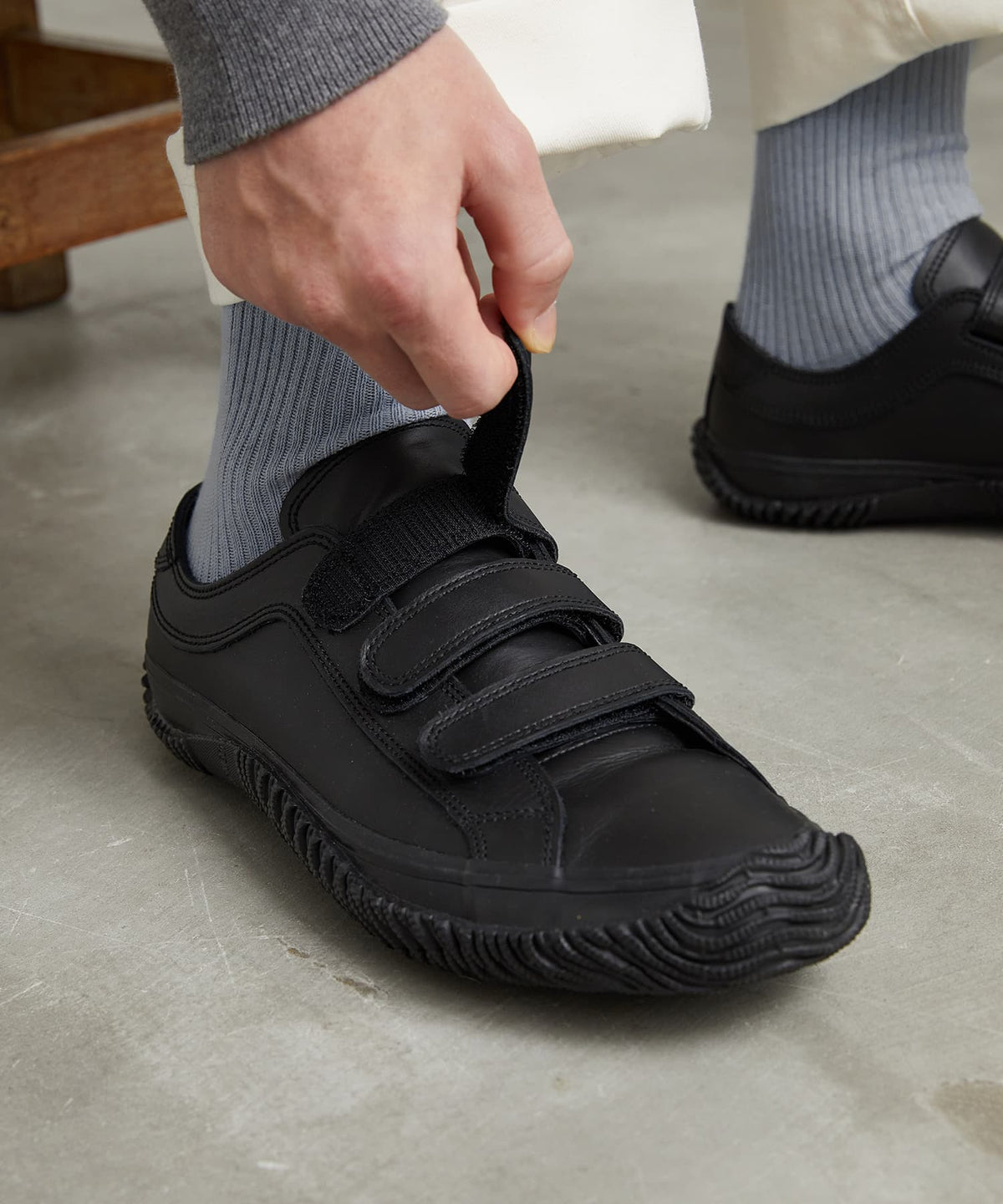 SP-211 Black/Black