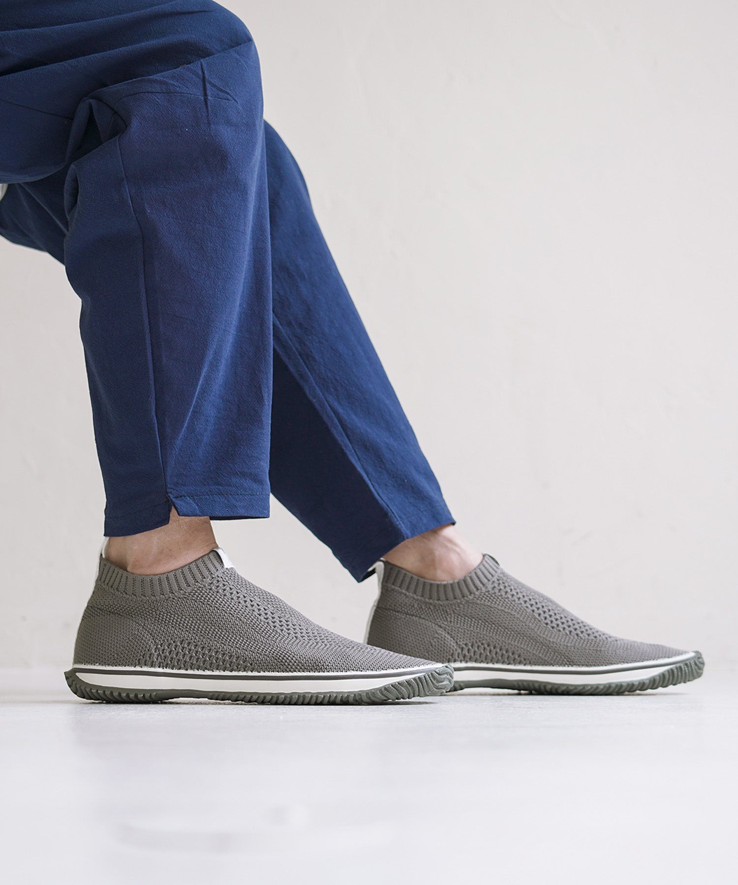 SP-528 Light Gray - SPINGLE