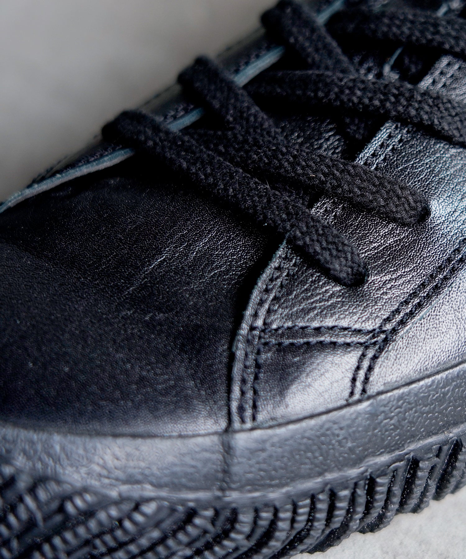 SP-110 Black/Black - SPINGLE