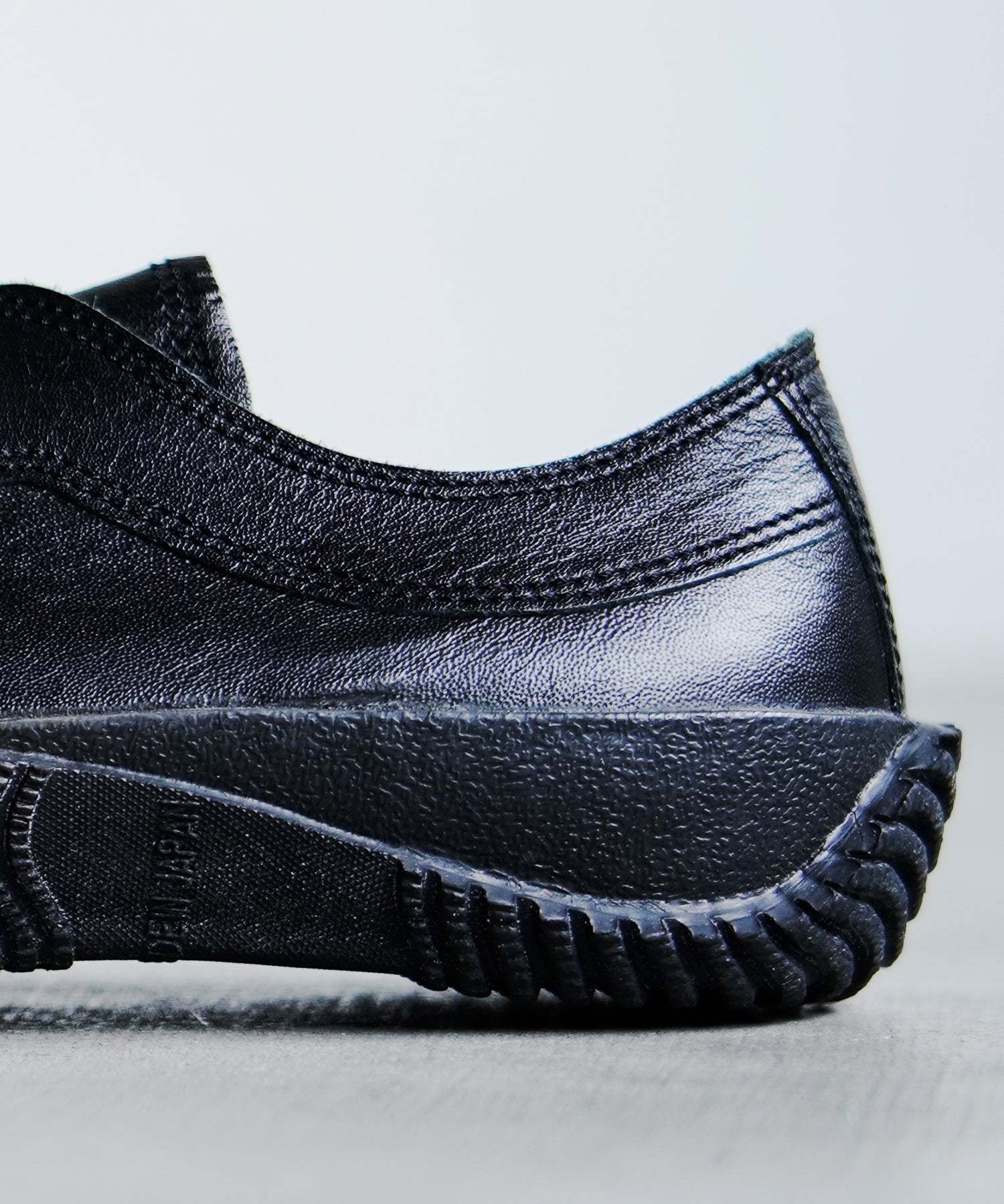 SP-110 Black/Black - SPINGLE