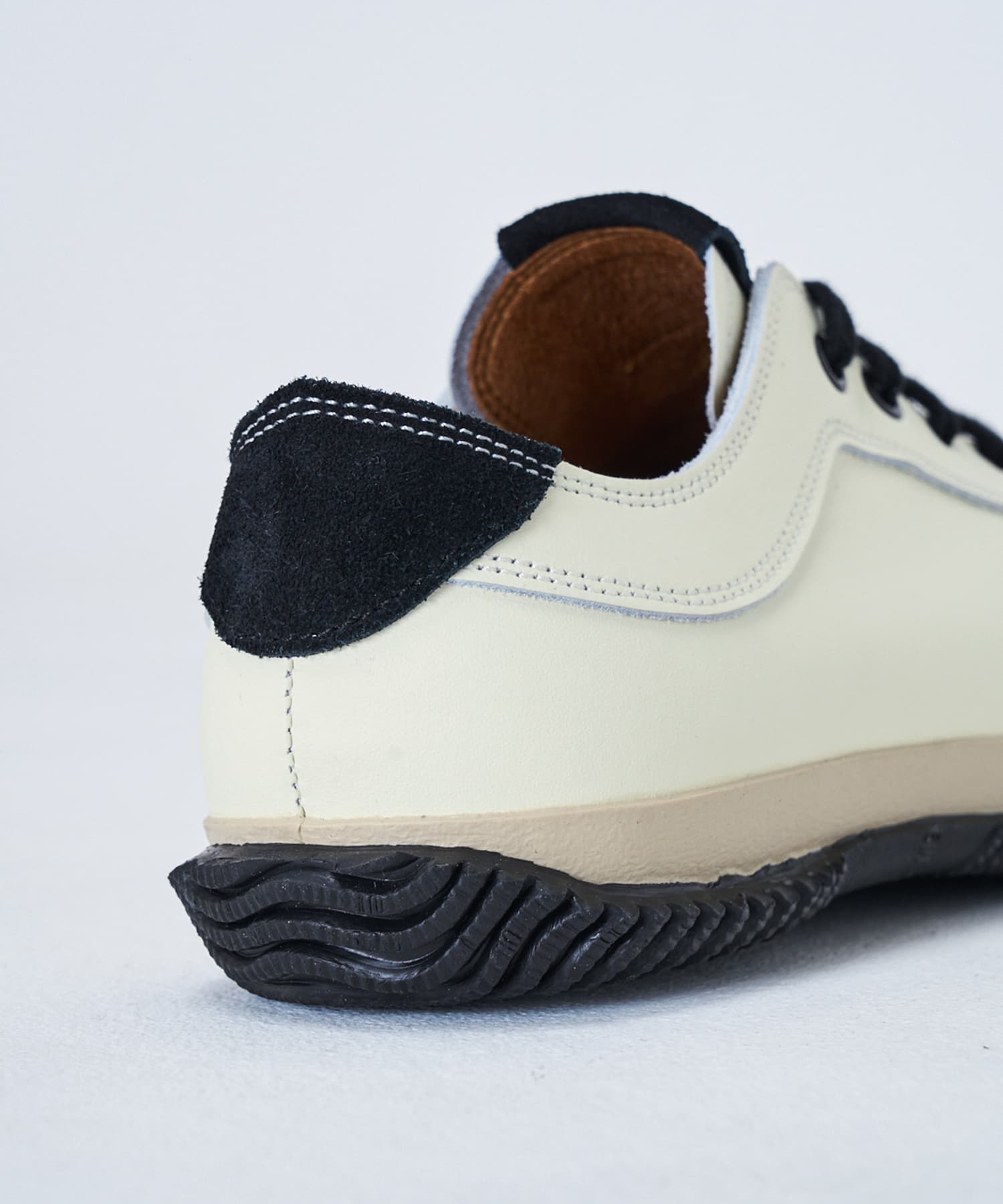 SP-105IL White/Black - SPINGLE